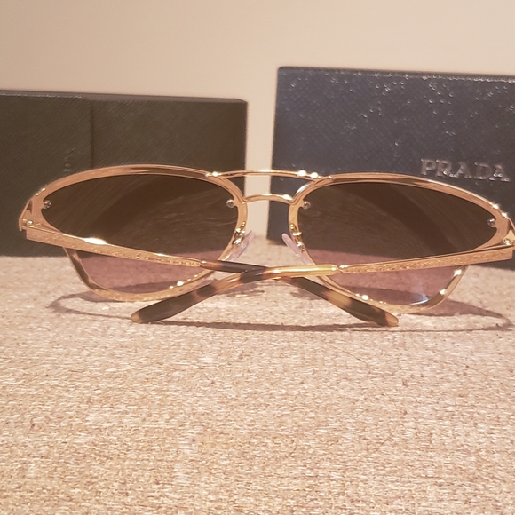 Prada Catwalk Sunglasses PR74VS (101) - Picture 16 of 16